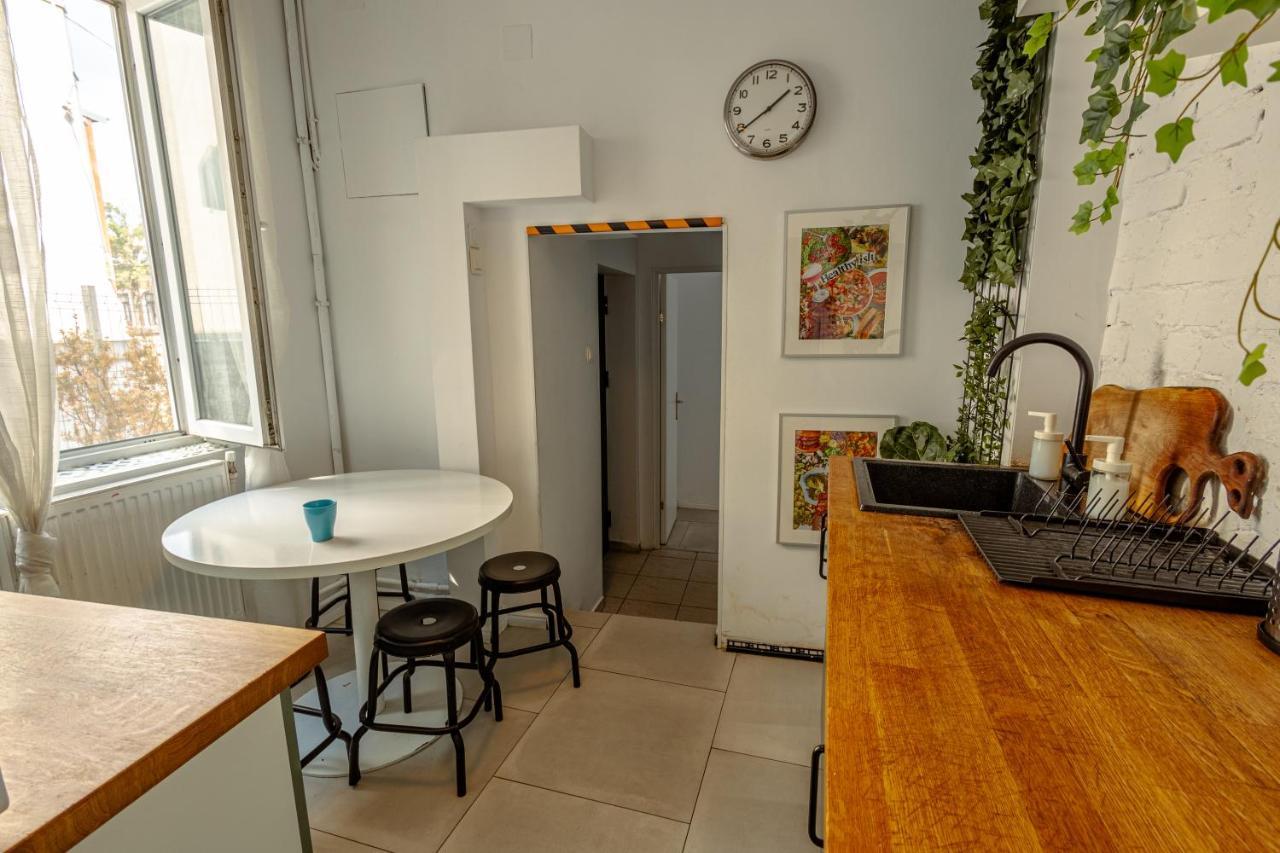 First Hostel Bucur 21 Βουκουρέστι Εξωτερικό φωτογραφία